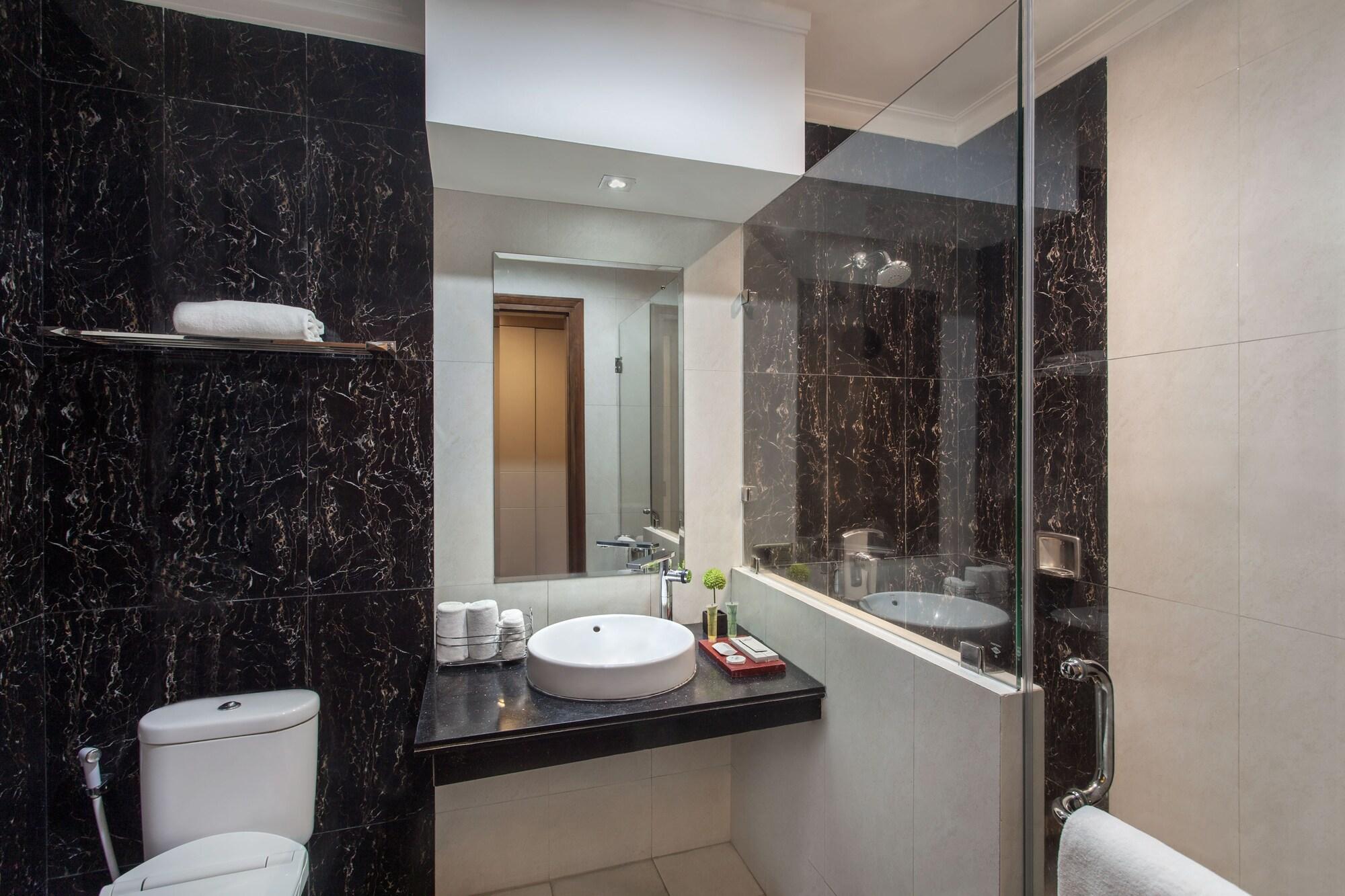 Sahati Hotel Jakarta Exteriör bild